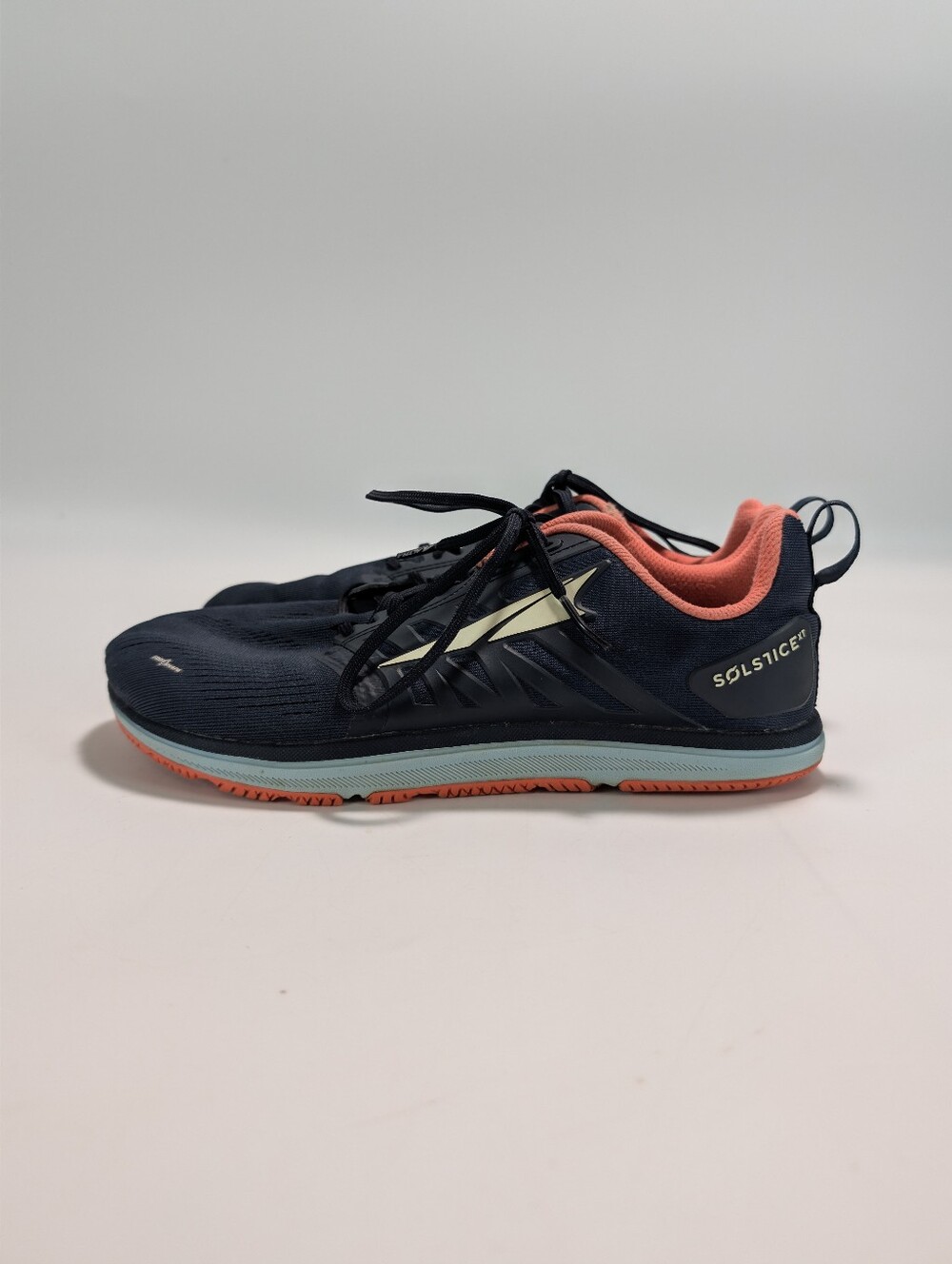 Altra Solstice XT Cross Trainer Shoes - AL0A4QTN447 - Picture 3 of 9